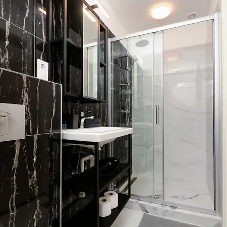 Apartment Akacfa 7 Two Bedroom *