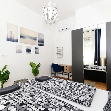 Apartment Akacfa 7 Two Bedroom *