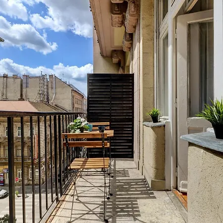 Akacfa 7 Two Bedroom Apartment Budapest