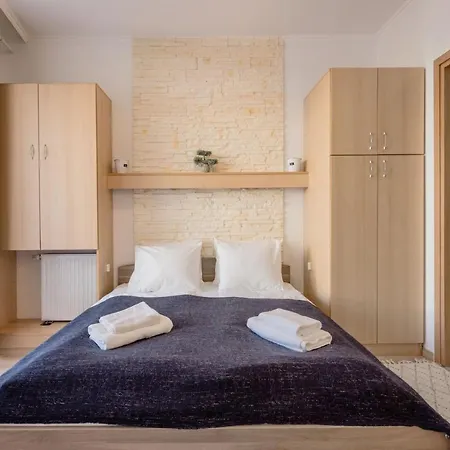 Cozy In The Heart Of With Terrace And Tub *