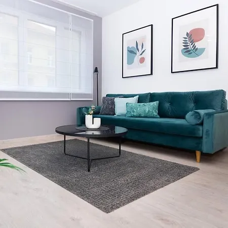 Apartment Chic207 Retreat: Modern 1br Gem With Parking By Nw Budapest