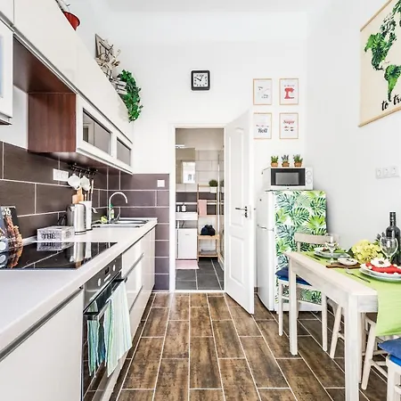 Sun-splashed Retreat In The Heart Of A Vibrant Quarter