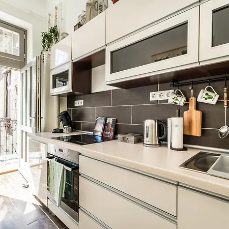 公寓 Sun-splashed Retreat In The Heart Of A Vibrant Quarter