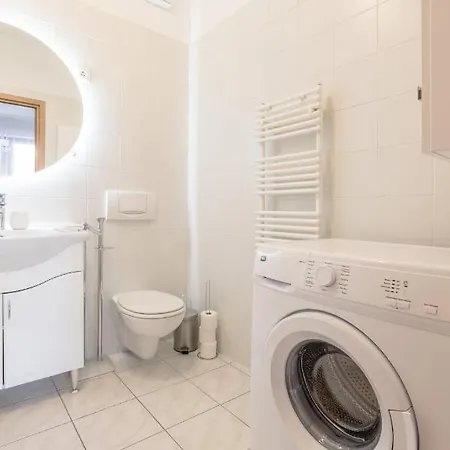 Cozy In The Heart Of With Terrace And Tub Apartment *
