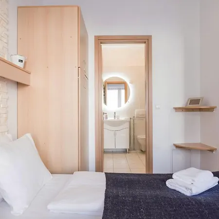Cozy In The Heart Of With Terrace And Tub *