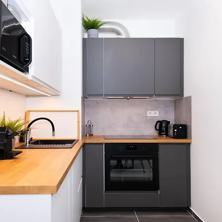 Chic207 Retreat: Modern 1br Gem With Parking By Nw Apartment Budapest