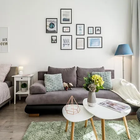 Apartment Sun-splashed Retreat In The Heart Of A Vibrant Quarter Budapest