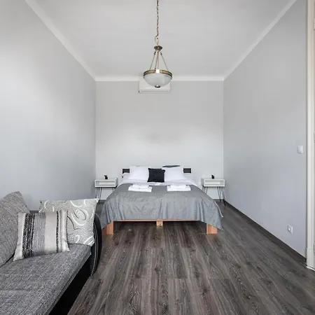 Szentkiralyi Apartman 2 Apartamento