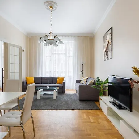 Gde Kiraly 51 Apartment