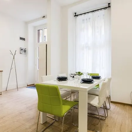 Apartman Designer Dream In The Ruin Bar District W A/c *