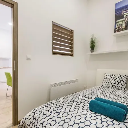 Apartman Designer Dream In The Ruin Bar District W A/c