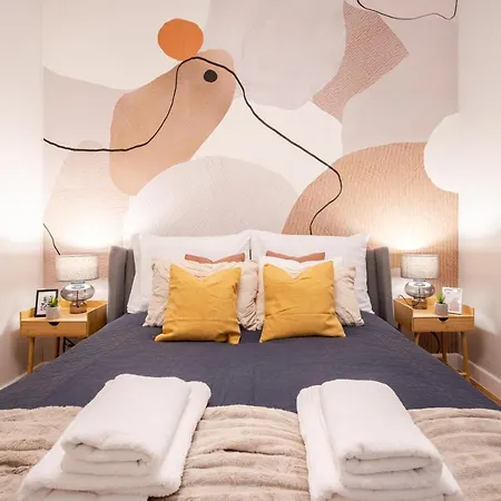 Apartment Comfy Downtown Hideaway With Urban Touch *