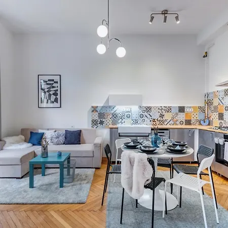 Szondi Apartment