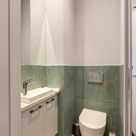 Bauhaus Luxury 2-bedroom In The Absolute Center 부다페스트