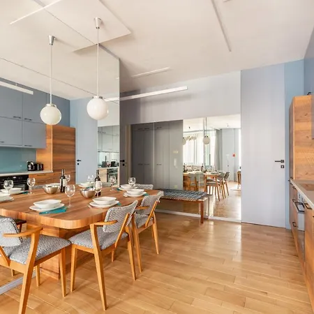 Bauhaus Luxury 2-bedroom In The Absolute Center * 부다페스트