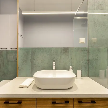 아파트 Bauhaus Luxury 2-bedroom In The Absolute Center *
