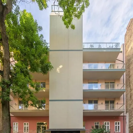 Millenium Island Apartment *