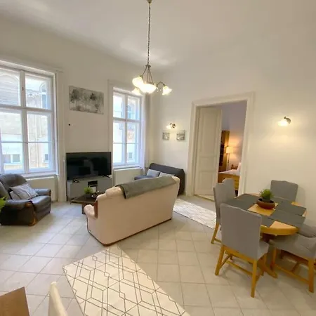 Spacious Andrassy * Budapest