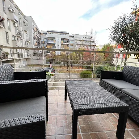 Center Budget Inside Free Parking Self Check-in Free Streaming Ac Balcony Apartment *