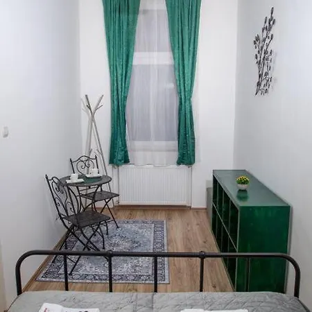 Appartamento Eoetvoes Residence