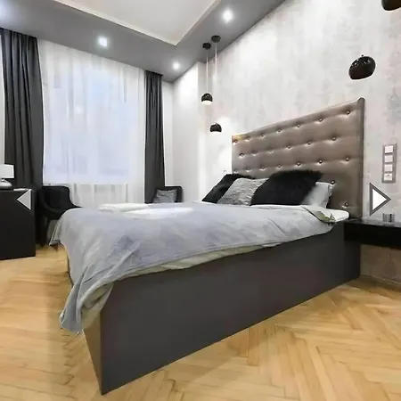 Apartment Super Cosy 2br Near Newyork Cafe W/balcony *