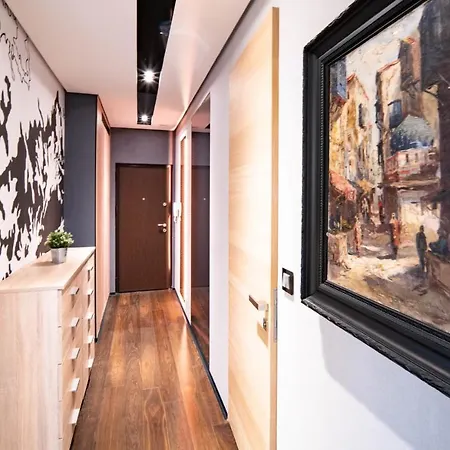 Riverside Luxury Panorama - Smarttv, Fastwifi Apartment *