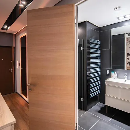 Riverside Luxury Panorama - Smarttv, Fastwifi Apartment