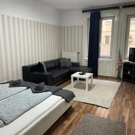 Apartment Lovely On Raday Corso