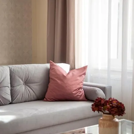 Luxury 3bedrm 2bathrm With Danube River View * Budapesta