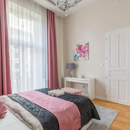Luxury 3bedrm 2bathrm With Danube River View * Budapesta