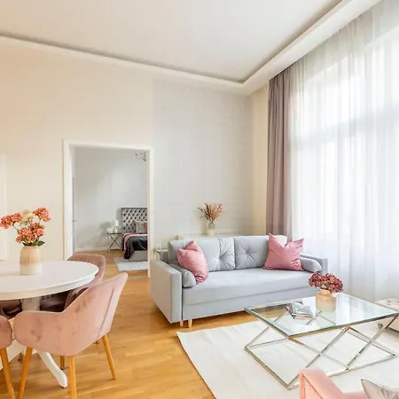 Luxury 3bedrm 2bathrm With Danube River View * Budapesta