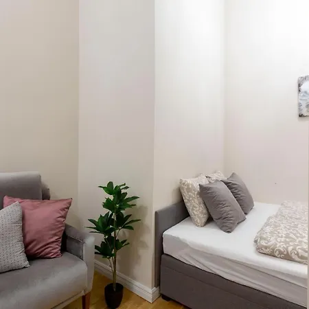 Luxury 3bedrm 2bathrm With Danube River View Apartament *