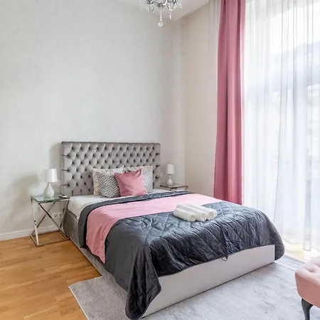 Luxury 3bedrm 2bathrm With Danube River View * Budapesta