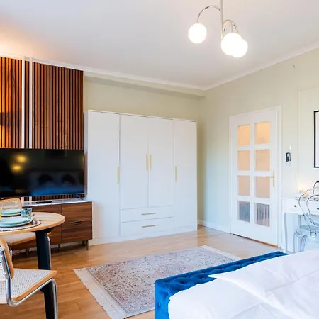 Ujbuda Rest With Air Condition And Balcony Apartment *