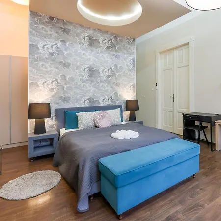Deluxe With 4bedrm 2 Bathrm Budapest