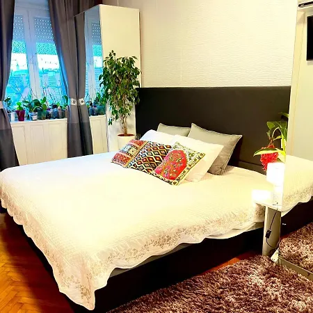 Margaret Bridge Cosy Flat Apartment Budapest