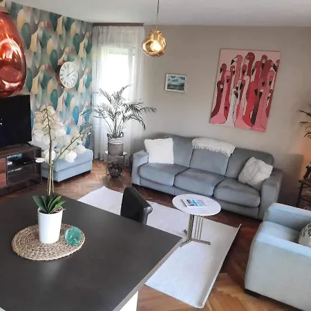 Apartment Luxury Suny Flat With Excellent Location