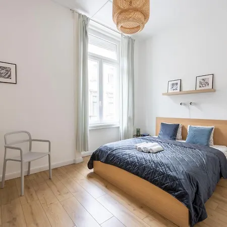 Appartement Grand With 5bedrm 2bathroom *