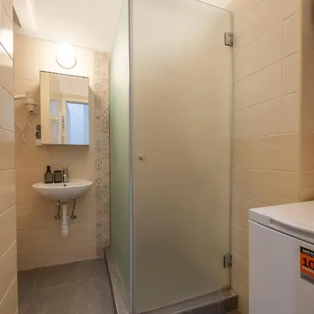Grand With 5bedrm 2bathroom Boedapest