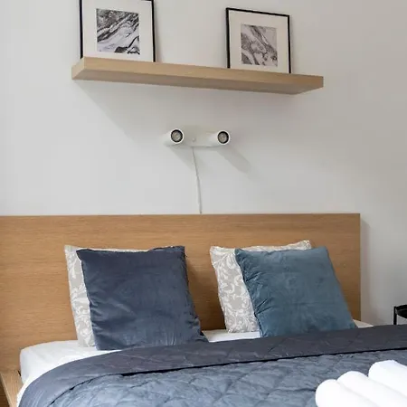 Appartement Grand With 5bedrm 2bathroom *
