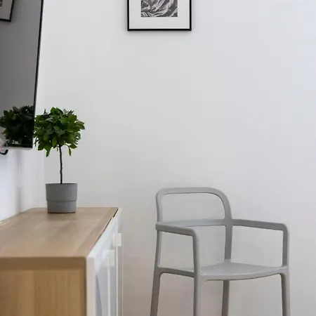 Appartement Grand With 5bedrm 2bathroom *