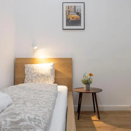 Grand With 5bedrm 2bathroom Appartement *
