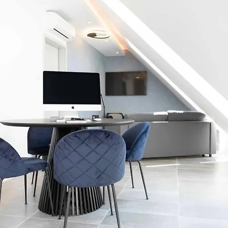 Luxury Cozy 2 Bdr Downtown Apt.6 Apartment *