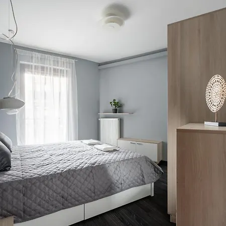 Urban Jungle Oasis King With Free Parking Apartment