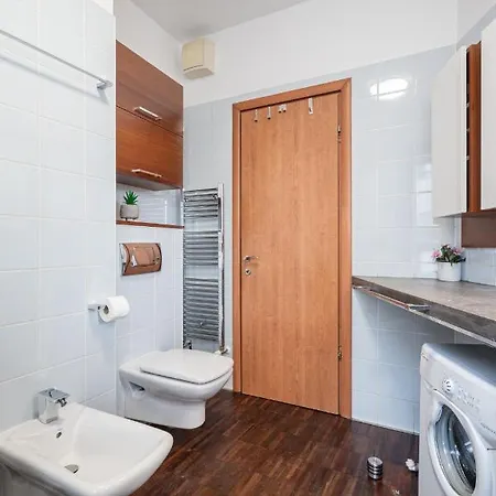 Urban Jungle Oasis King With Free Parking Apartment *