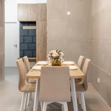 Luxurious & Spacious With Balcony Apartamento *