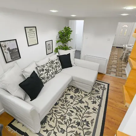 Charming In Damjanich Str., Lucas Apartment