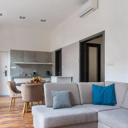 Andrassy Heritage Deluxe Apartment Budapest