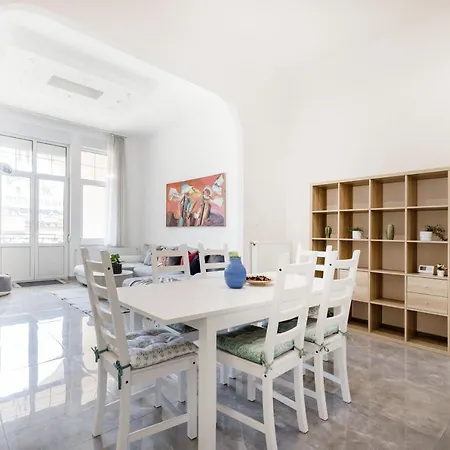 Skyline Serenity Retreat @vaci Famous Street * Budapest