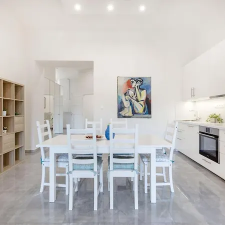 Skyline Serenity Retreat @vaci Famous Street Apartment *